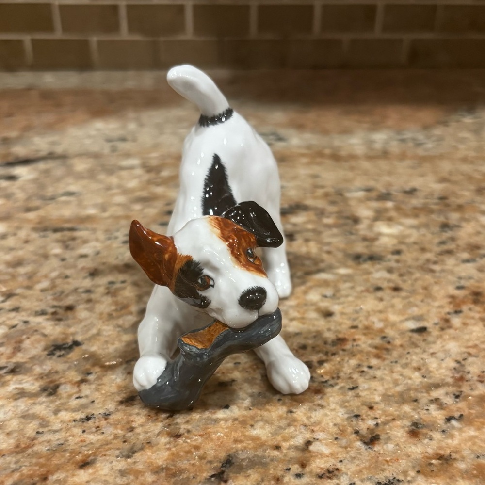 Royal Doulton Dogs of Character Figurine HN2654 Jack Russell Terrier Dog w/shoe